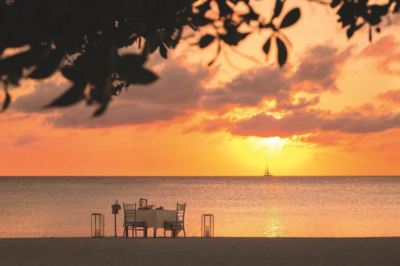 Hotel The Ritz-Carlton, Aruba Palm Beach Exterior foto