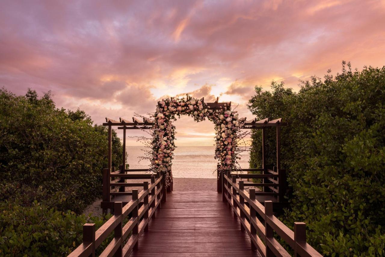 Hotel The Ritz-Carlton, Aruba Palm Beach Exterior foto