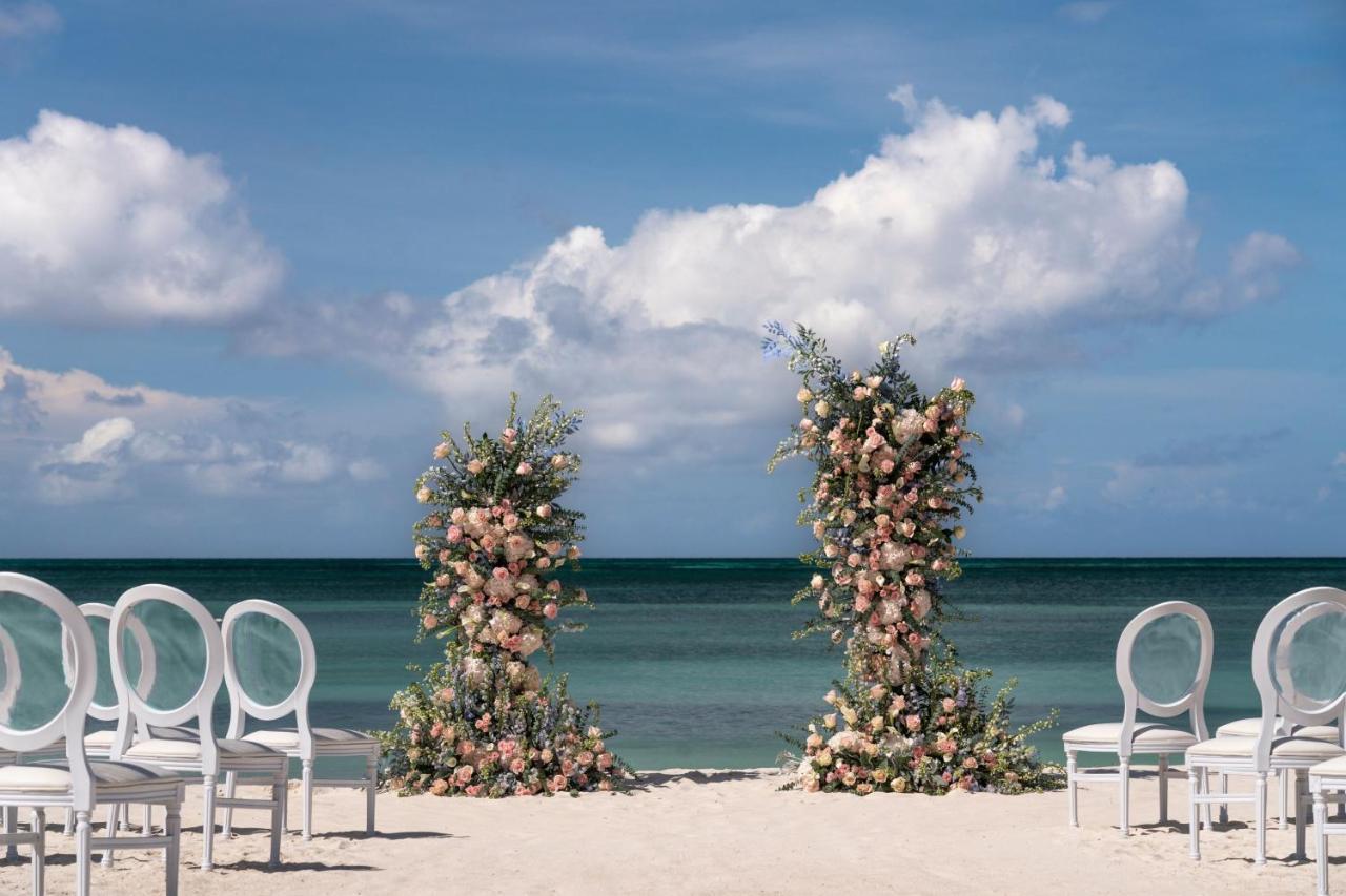 Hotel The Ritz-Carlton, Aruba Palm Beach Exterior foto